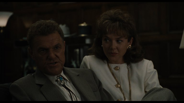 Screen capture from The Grifters