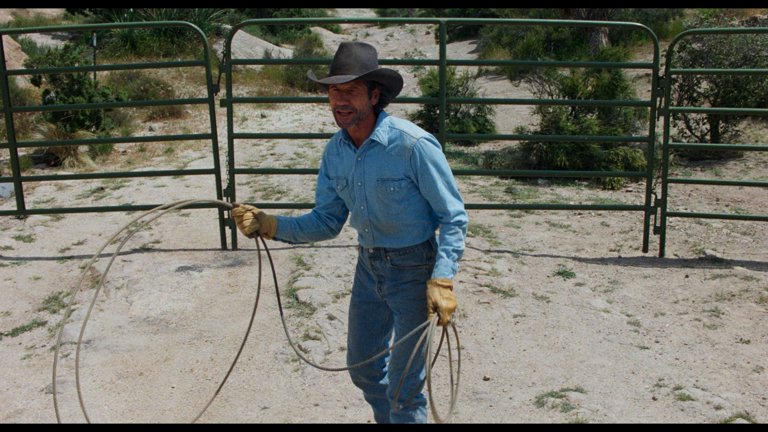 Screen capture from Tremors 2: Aftershocks