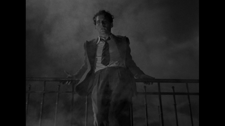 Screen capture from Hôtel du Nord