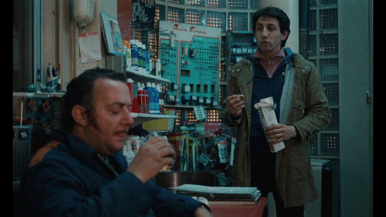 Screen capture from Tchao pantin