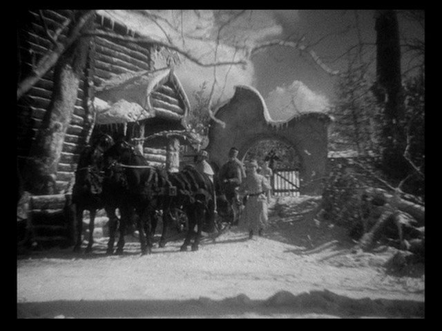 Screen capture from Alexander Korda's Private Lives