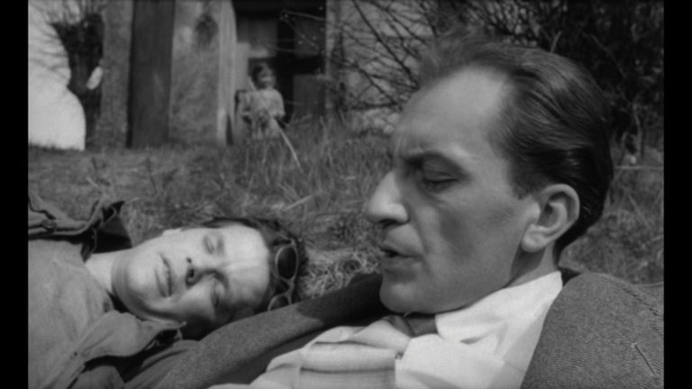 Screen capture from Ashes & Diamonds