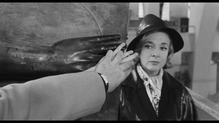 Screen capture from L'Assassino