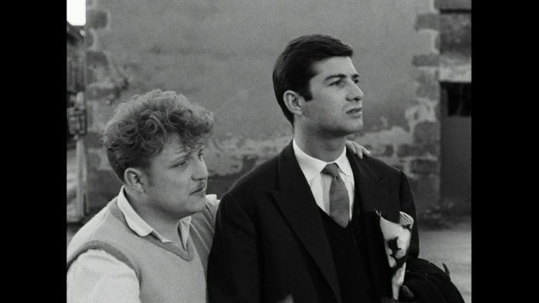 Screen capture from Le beau Serge