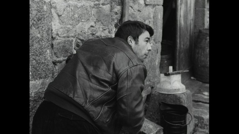 Screen capture from Le beau Serge