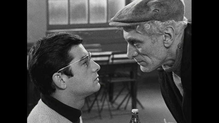 Screen capture from Le beau Serge