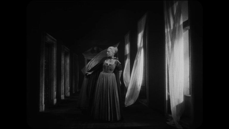 Screen capture from La Belle et la bête