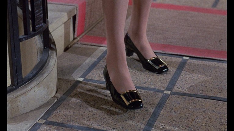 Screen capture from Belle de jour