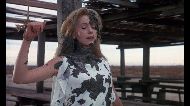 Screen capture from Belle de jour
