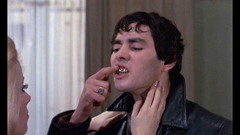 Screen capture from Belle de jour