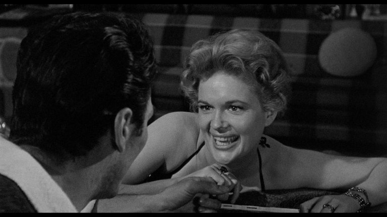 Screen capture from The Big Knife