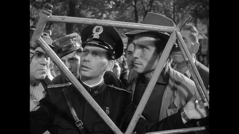 Screen capture from Bicycle Thieves