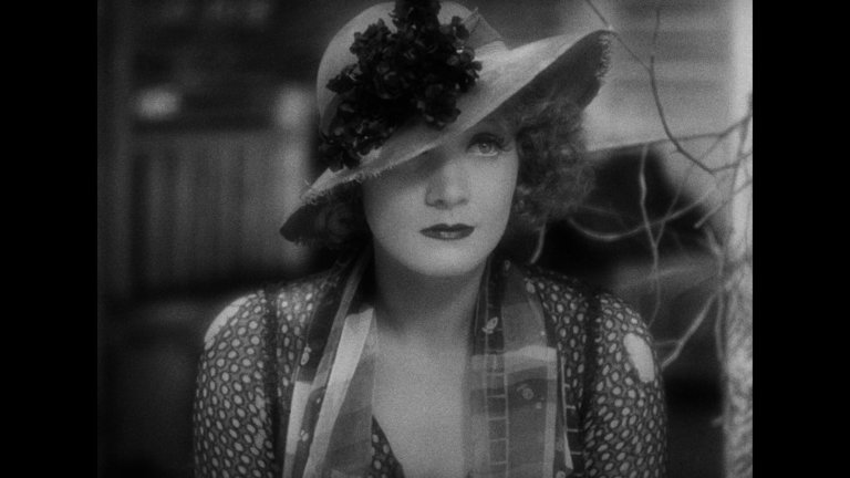 Screen capture from Blonde Venus
