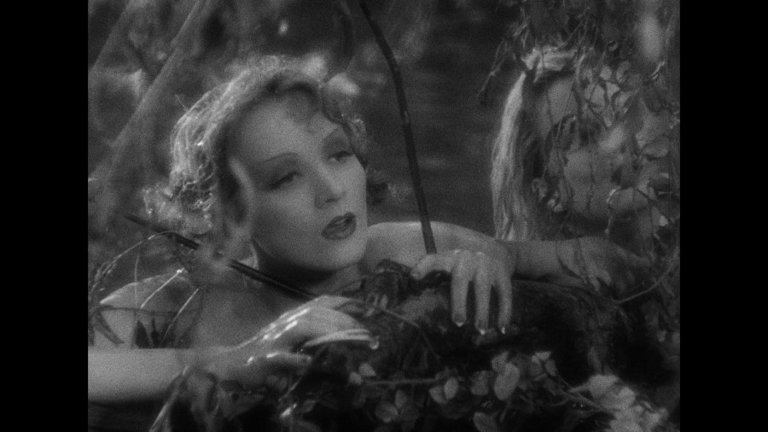 Screen capture from Blonde Venus