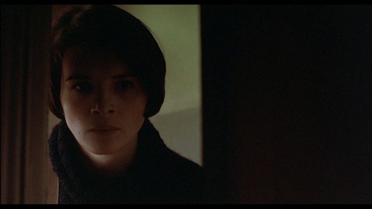 Screen capture from Three Colors: Blue