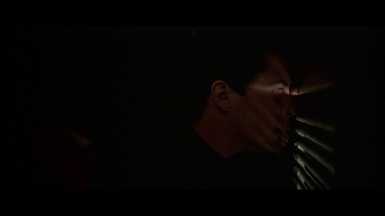 Screen capture from Blue Velvet