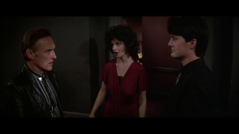 Screen capture from Blue Velvet