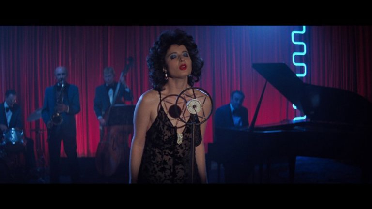 Screen capture from Blue Velvet
