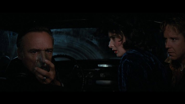 Screen capture from Blue Velvet