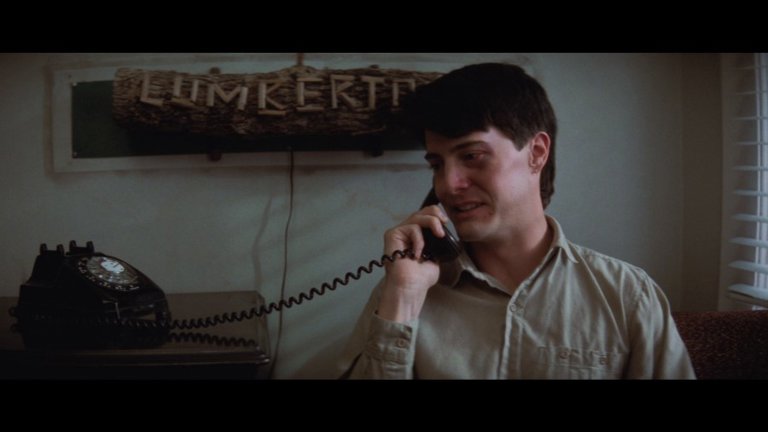 Screen capture from Blue Velvet