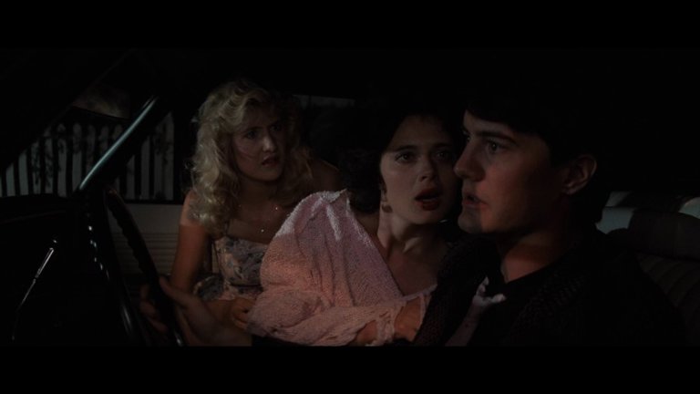 Screen capture from Blue Velvet