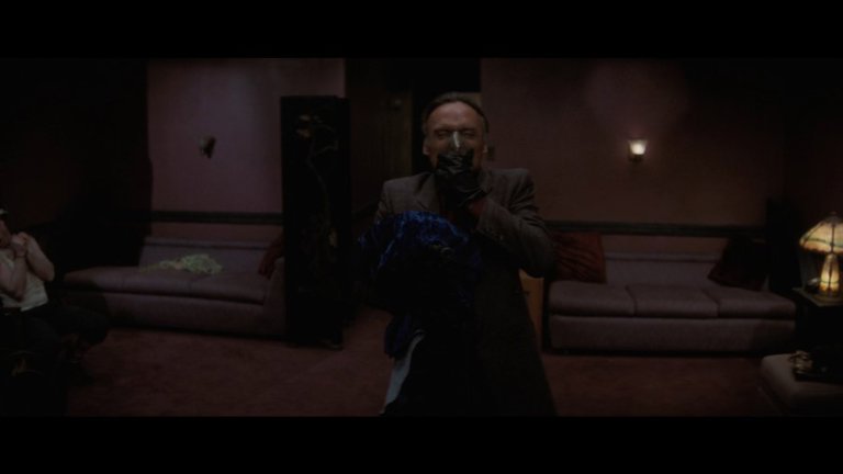 Screen capture from Blue Velvet