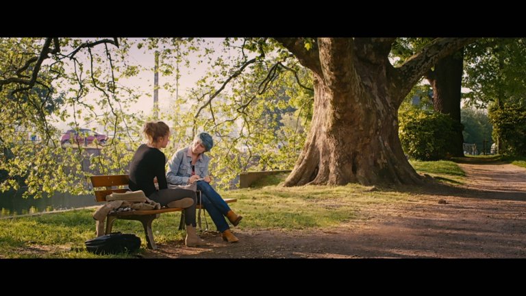 Screen capture from Blue Is the Warmest Color