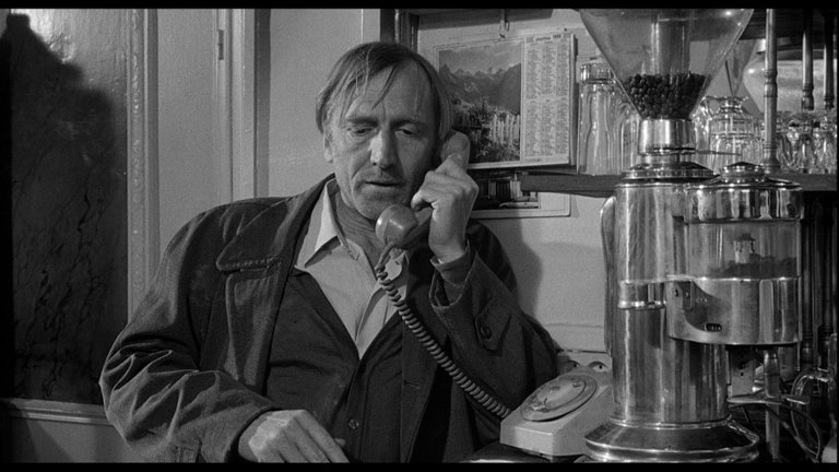 Screen capture from La vie de bohème