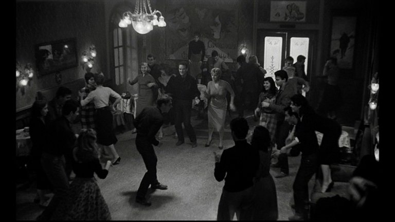 Screen capture from Le notti bianche