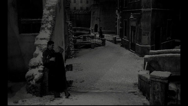 Screen capture from Le notti bianche