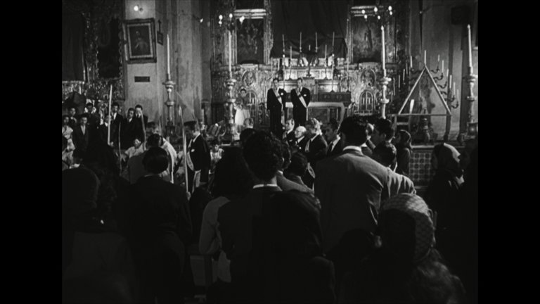 Screen capture from Él
