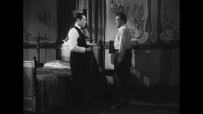 Screen capture from Él