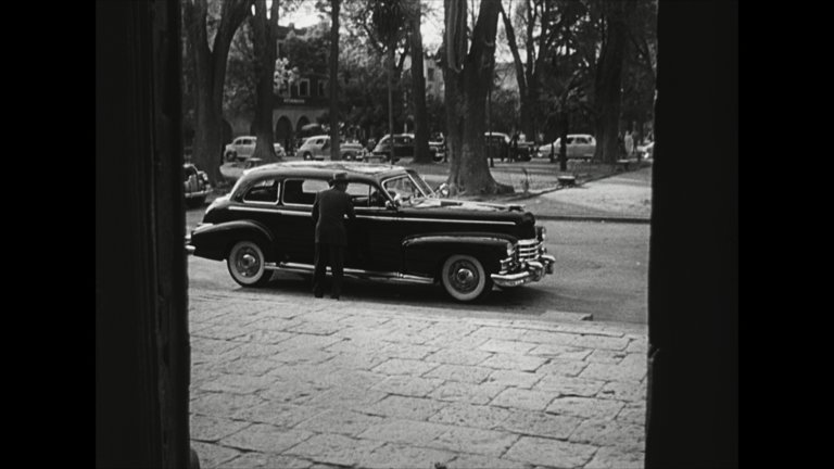 Screen capture from Él