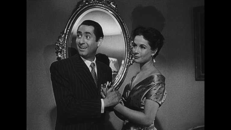 Screen capture from Él