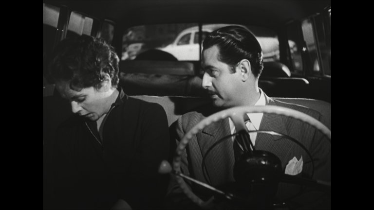 Screen capture from Él