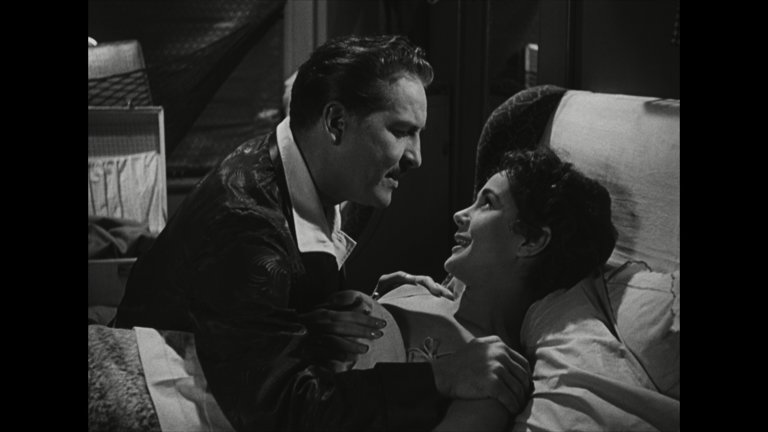 Screen capture from Él