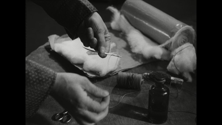 Screen capture from Él