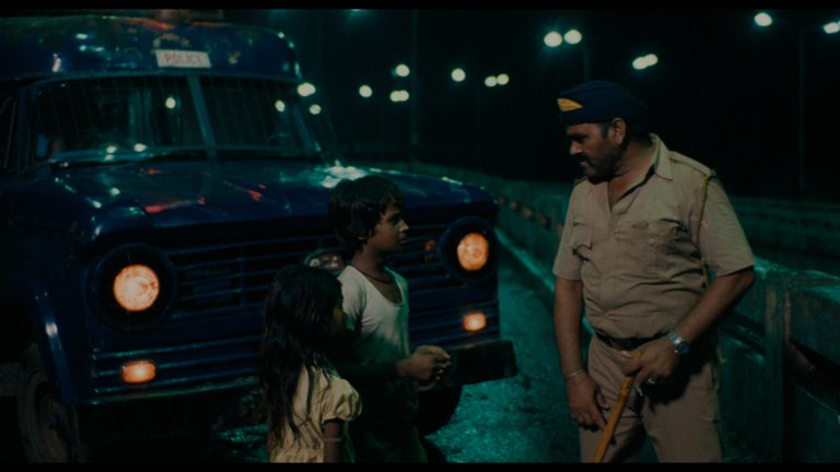 Screen capture from Salaam Bombay!