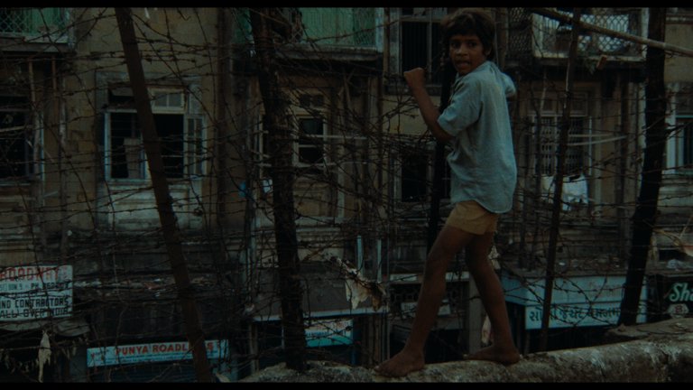 Screen capture from Salaam Bombay!