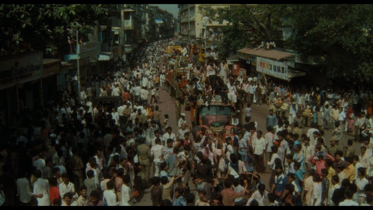 Screen capture from Salaam Bombay!