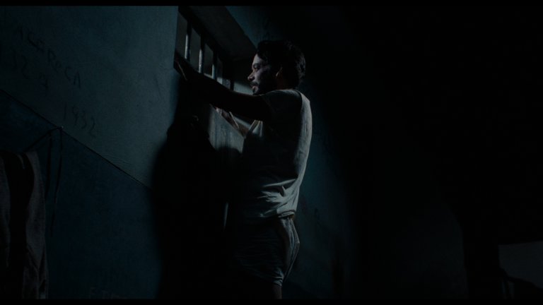 Screen capture from Kiss of the Spider Woman