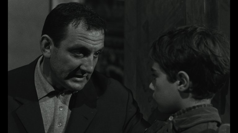 Screen capture from Classe tous risques