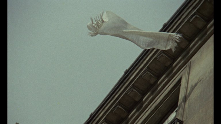 Screen capture from Une femme douce