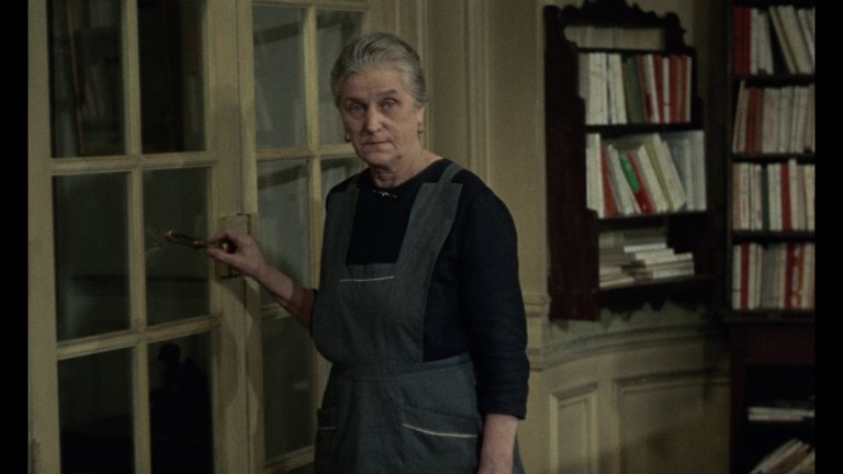 Screen capture from Une femme douce