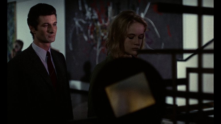 Screen capture from Une femme douce