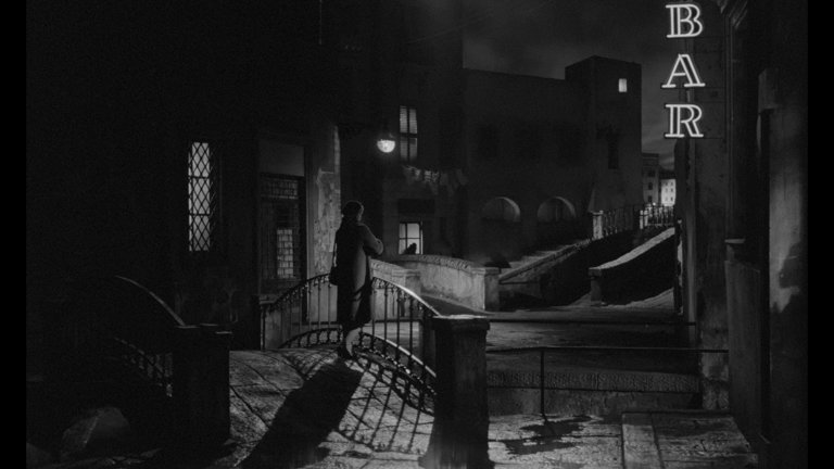 Screen capture from Le notti bianche