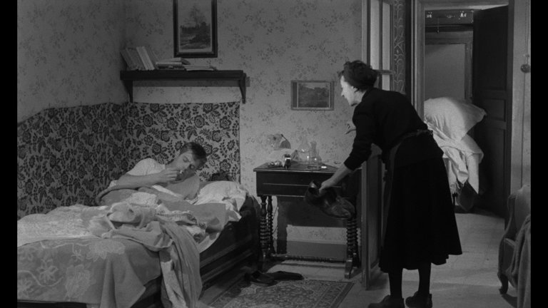 Screen capture from Le notti bianche
