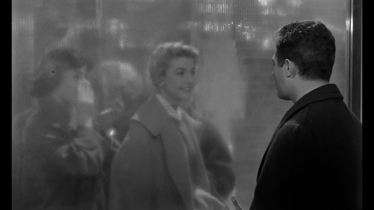 Screen capture from Le notti bianche
