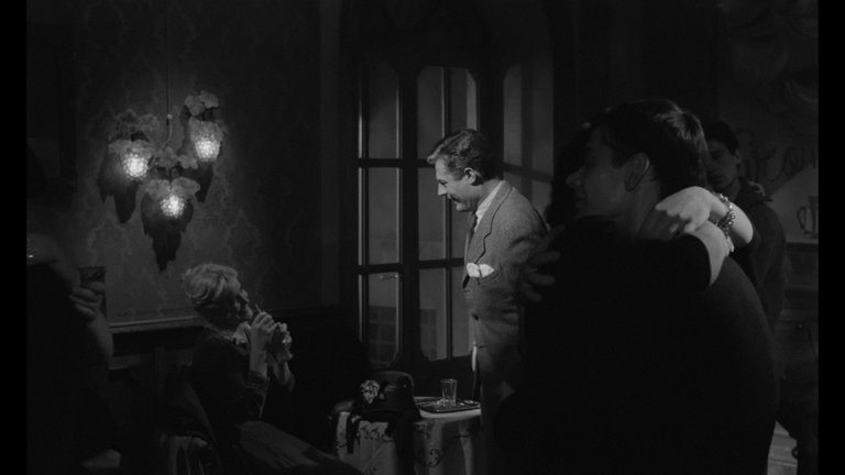Screen capture from Le notti bianche