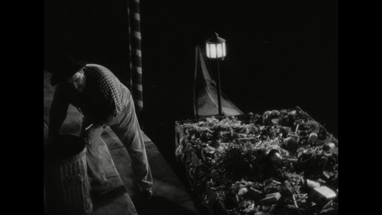 Screen capture from Trouble in Paradise